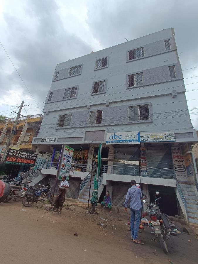 Radhika Lodge Bellary Buitenkant foto